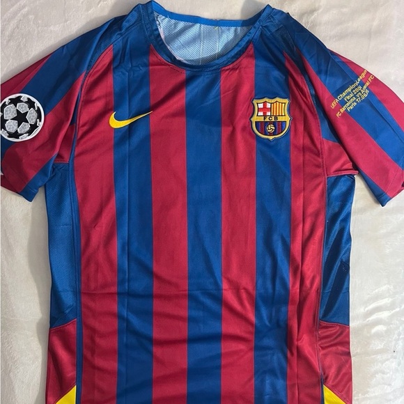 Ronaldinho Barcelona retro jersey - Picture 2 of 2